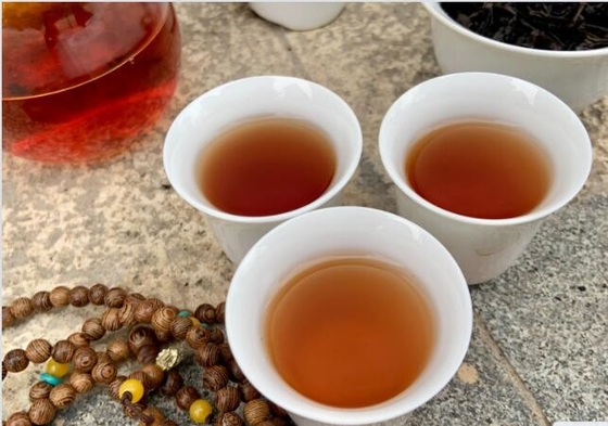 टाइलिन को फुजियान कृषि विज्ञान अकादमी के चाय अनुसंधान संस्थान से टायगुआ के साथ क्रॉस ब्रीडिंग द्वारा विकसित किया गया था
