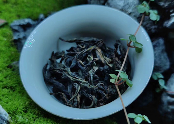 Jin Junmei 80g डिब्बाबंद उपहार बॉक्स चाय wuyi पर्वत फूल छोटे बीज lianyun चाय कारखाने थोक बिक्री