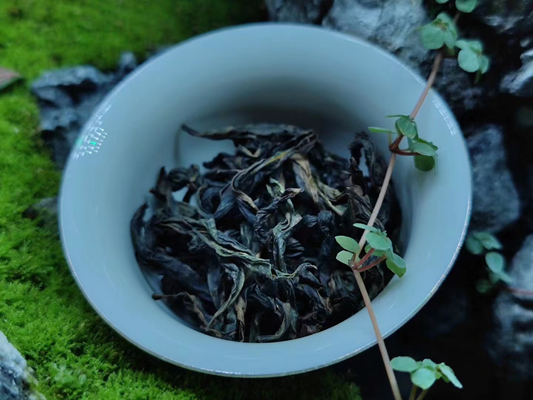 Jin Junmei 80g डिब्बाबंद उपहार बॉक्स चाय wuyi पर्वत फूल छोटे बीज lianyun चाय कारखाने थोक बिक्री