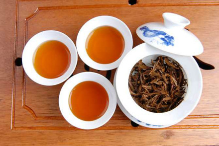 Jin Junmei 80g डिब्बाबंद उपहार बॉक्स चाय wuyi पर्वत फूल छोटे बीज lianyun चाय कारखाने थोक बिक्री