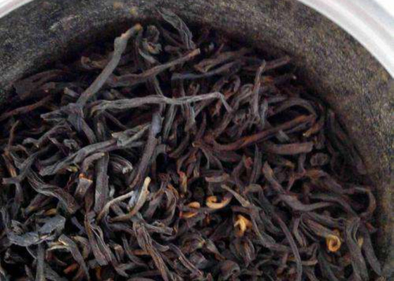 2 वर्ष शेल्फ लाइफ छोटे बीज लियान्यून फलों की सुगंध के साथ काली चाय